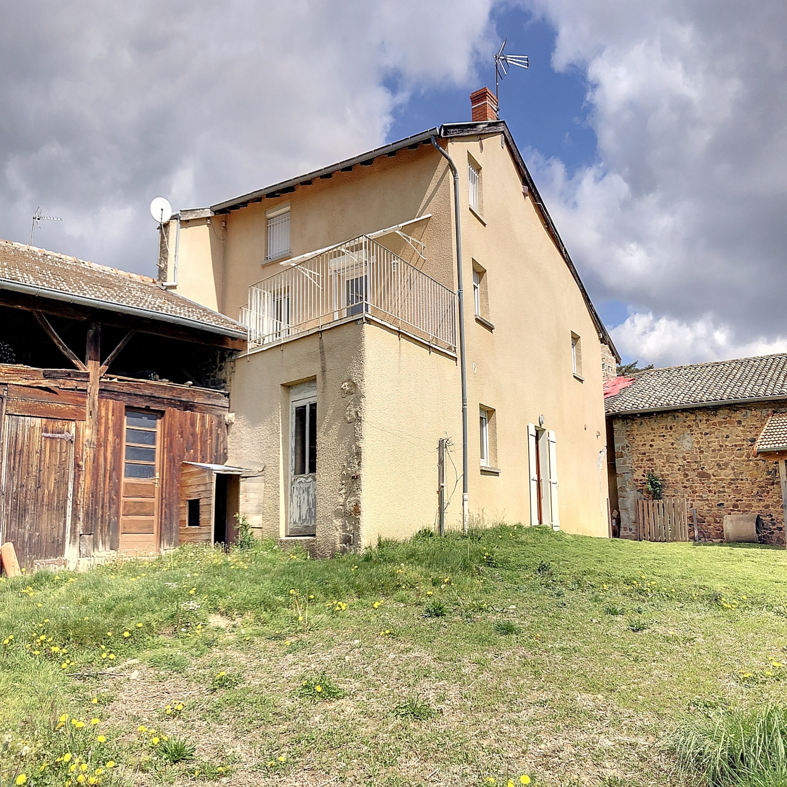 Image_, Maison de village, Émeringes, ref :138